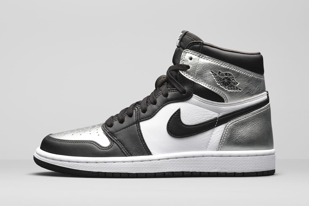 wmns-air-jordan-1-retro-high-og-metallic-silver-toe-cd0461-001-01-1