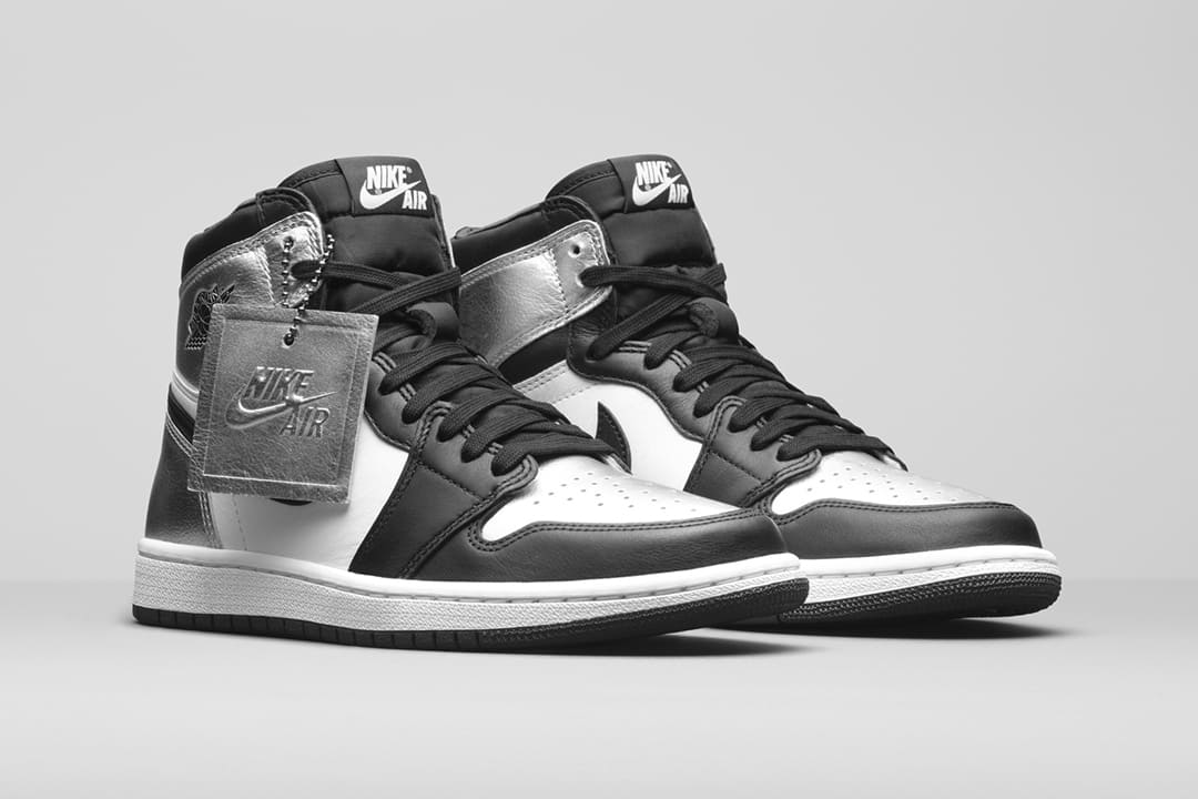 wmns-air-jordan-1-retro-high-og-metallic-silver-toe-cd0461-001-02-1